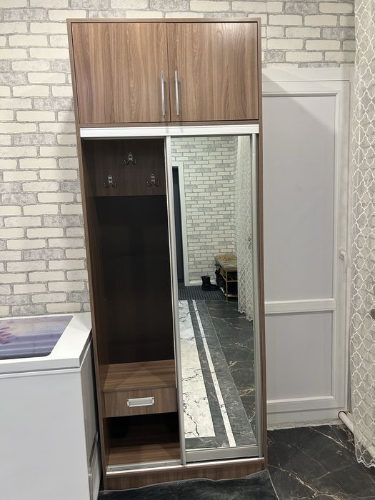 Продам прихожий шкаф