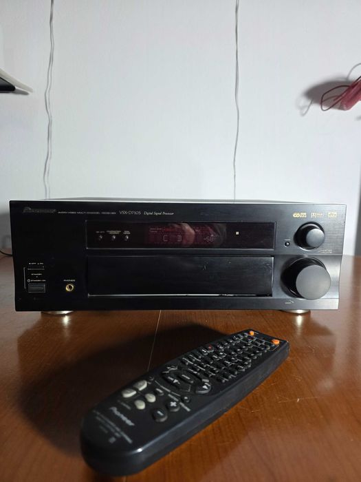 Receiver Pioneer model: VSX-D710S. in stare perfecta + Telecomanda!
