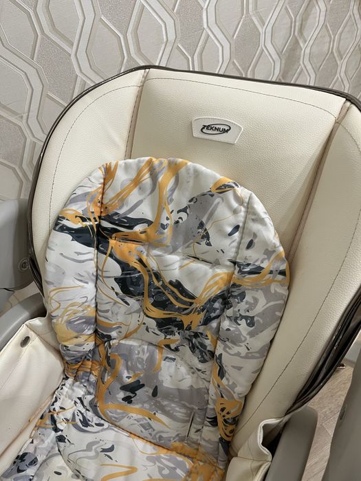 Стульчик для клрмления в отличном состоянии