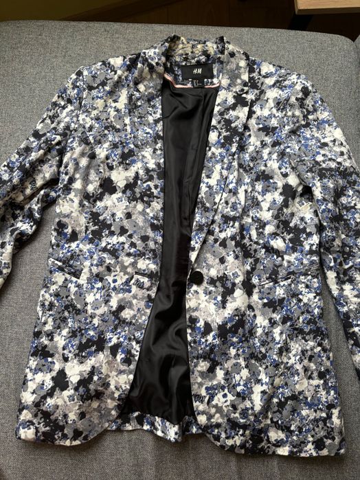 Дамско сако H&M.