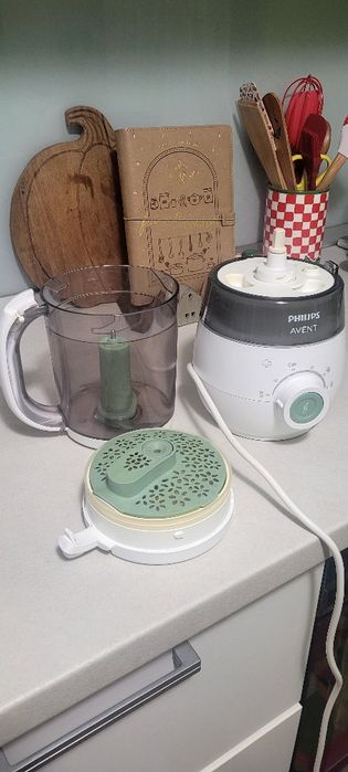 Blender si aparat de gatit la abur 4 in 1