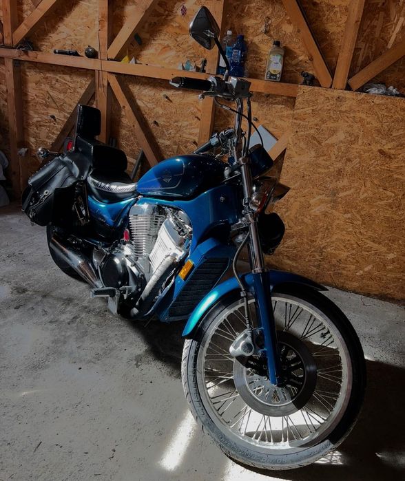 Suzuki Intruder VS800