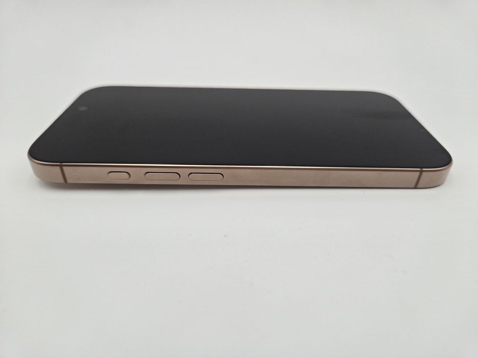 Apple iPhone 16 Pro 256GB Desert Titanium - АКБ 100%, 20 циклов