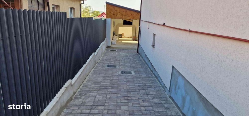 Casa 210 mp, tip duplex, 300 mp curte libera, zona Trei Stejari