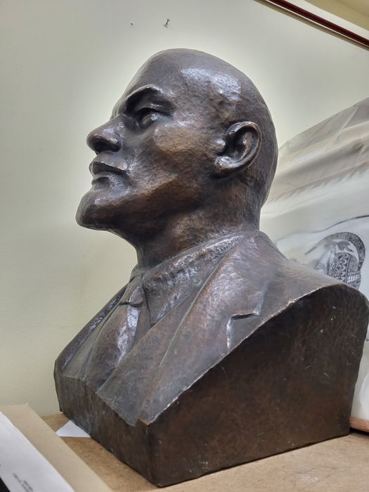 Вождь пролетариата Ленин!