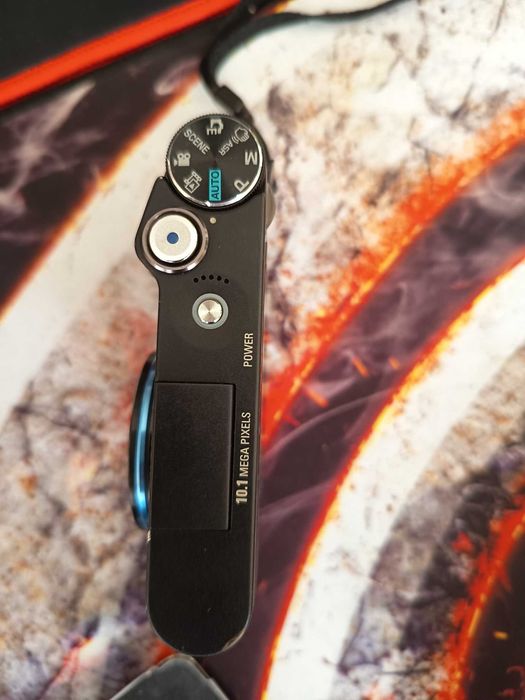 Camera foto digitala Samsung DIGIMAX NV10, 10.1 MP cu 2 acumulatori