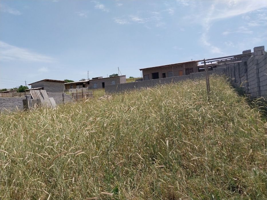 Продаётся земельный участок только земля находится парписой