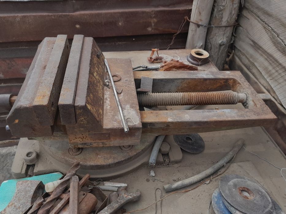 Тиски советский столымен бирге