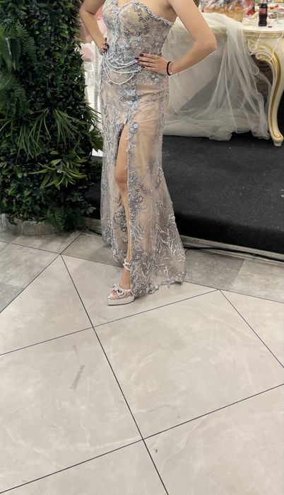 Офицялна рокля