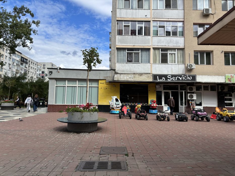 Inchiriez spatiu in cea mai populata zona din iasi Piata Voievozilor
