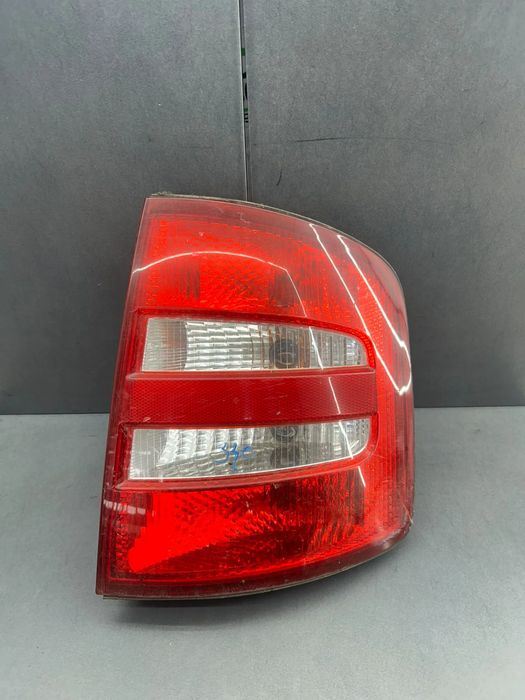 Lampa / Tripla stop dreapta pe aripa ZSB6Y9945096B Skoda Fabia 2003