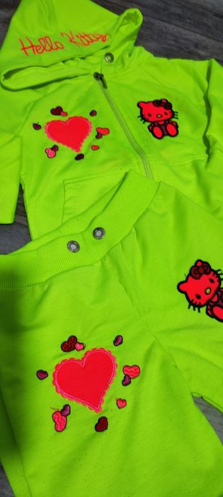 Спортивные костюм для девочек