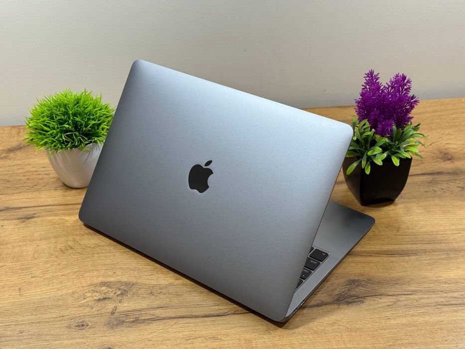 Срочно ! Macbook air 2020 i5 512gb Amerika