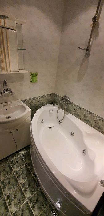 Продава се Четиристаен апартамент в Плевен, Широк център - 107 кв.м за 1402 €/кв.м - Снимка #2