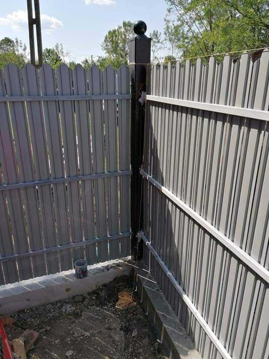 Garduri din sipca metalica si porti de diferite modele si dimensiuni
