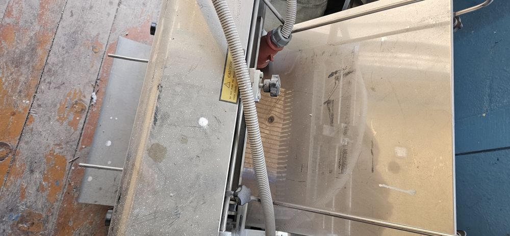 Хлеборезка электрическая