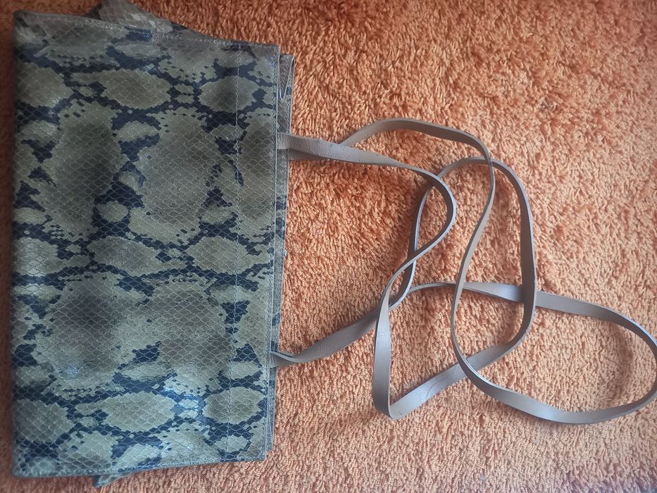 Продавам маркови дамски чанти.