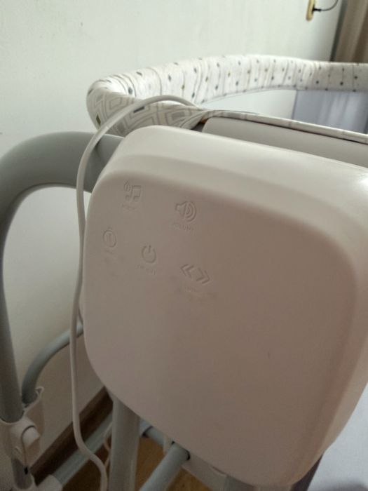 Манеж-люлька электронная