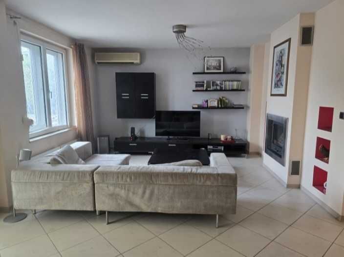 Продава се Тристаен апартамент в София, Изток - 100 кв.м за 3600 €/кв.м - Снимка #2