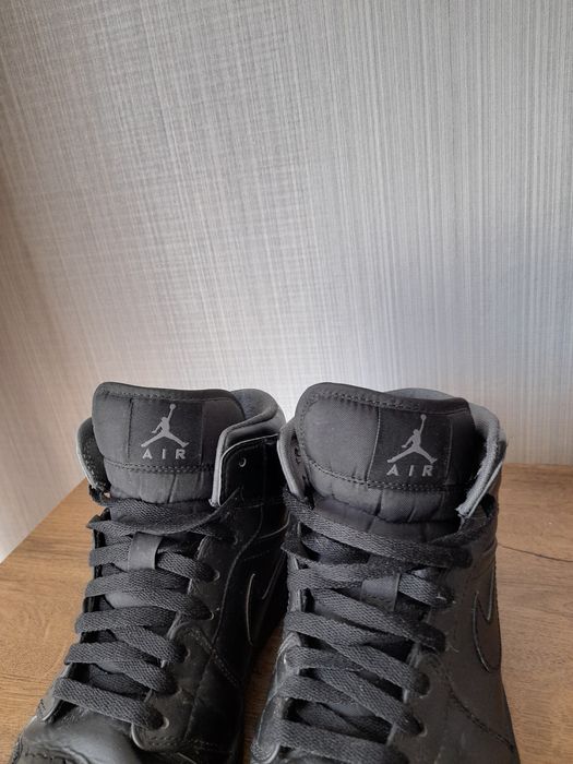 Jordan 1 Retro кецове 44 номер.