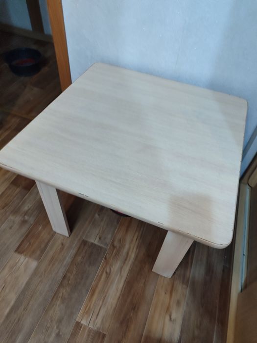 Журнальный столик