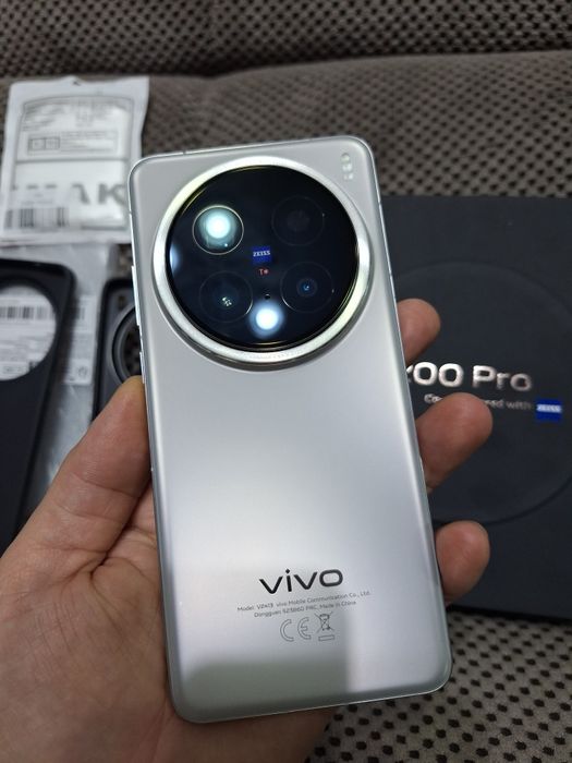 Vând/schimb Vivo X200 Pro
