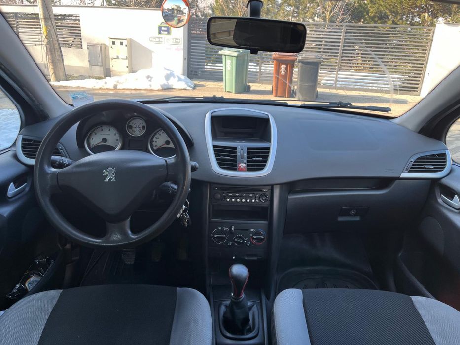 • Peugeot 207 • Km:119.000 reali •