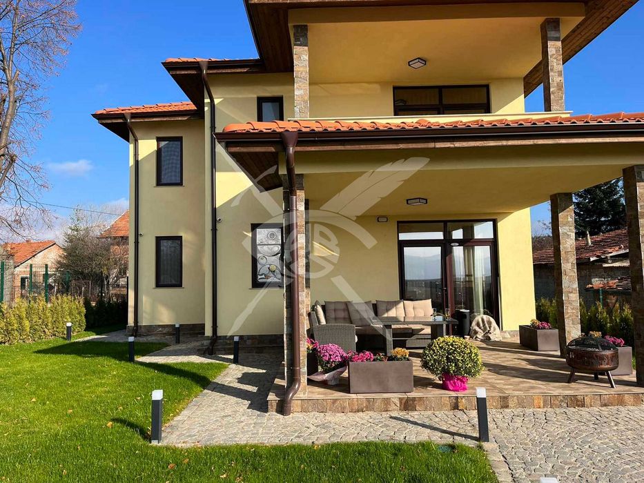 Продава се Къща в с. Ковачевци, Област София-област - 240 кв.м за 1709 €/кв.м - Снимка #1