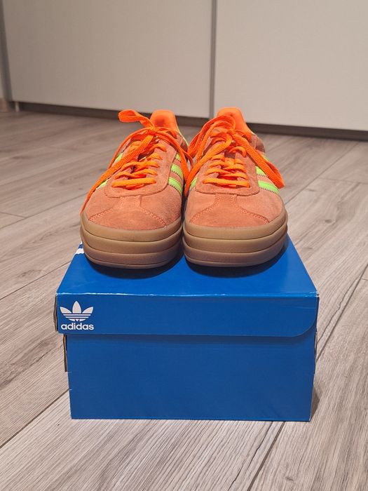 Vând Adidas Gazelle cu platforma