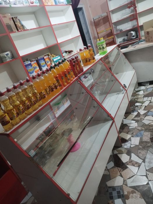 Продаю полки и холодильники б/у