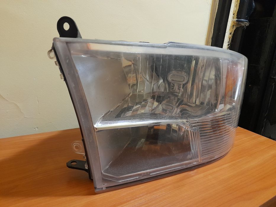 Фар(ляв) за Dodge Ram/Додж Рам 1500 4-та генерация.