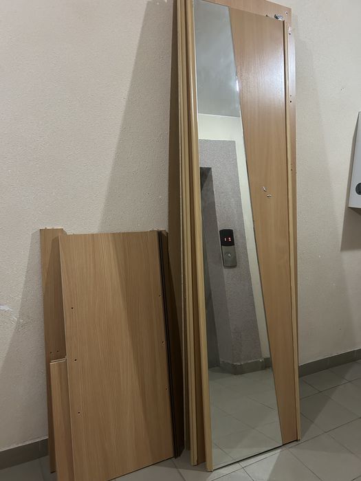 отдам шкаф купе.