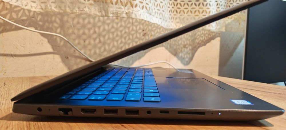 Lenovo IdeaPad 320/i5-8250u/8GB RAM/MX150/128 GB SSD + 500 GB HDD/Full