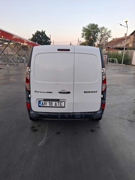 Autoutilitara renault kangoo