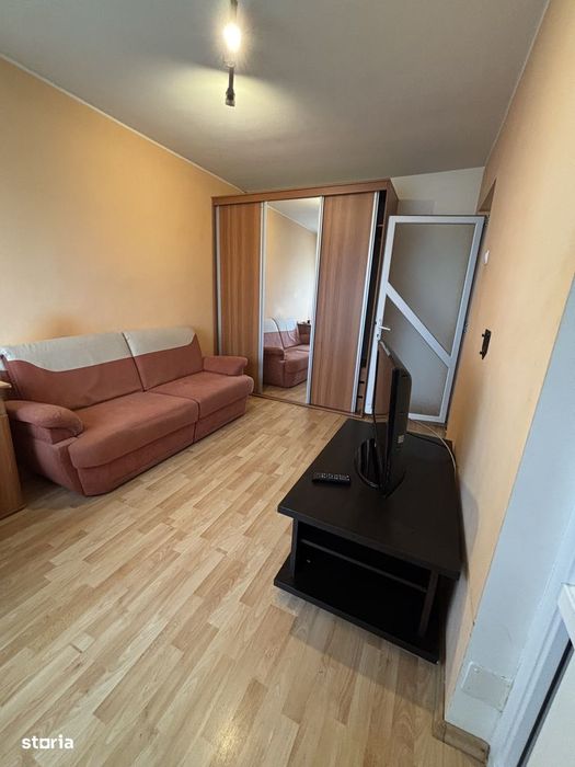 Garsonieră în bloc de garsoniere