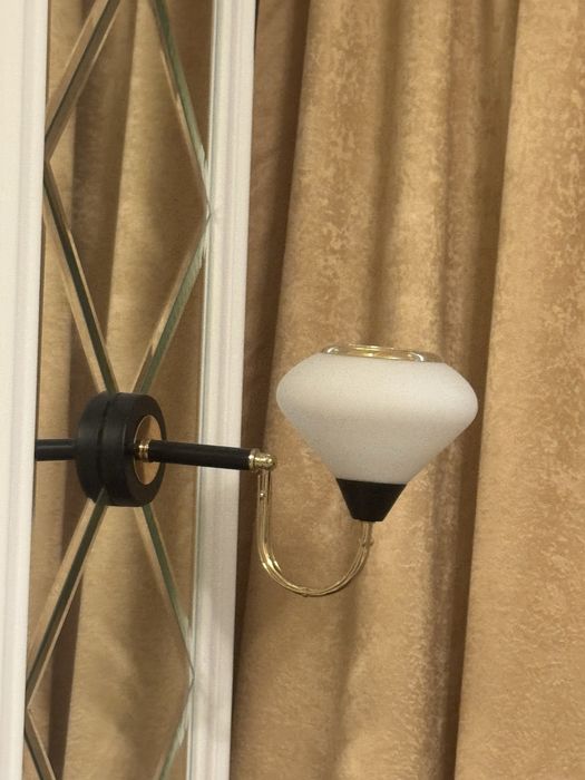 Люстра пятирожковая и два бра