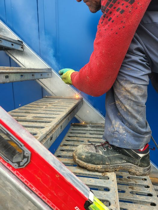 Scări cu balustrada pentru container mobil