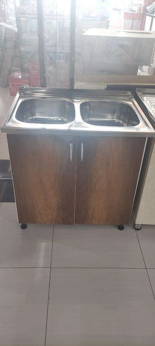 Шкаф  мойка для кухни новый

Размер 80*60

Модель 046