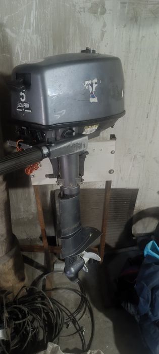 Продам лодочный мотор 5л.с
