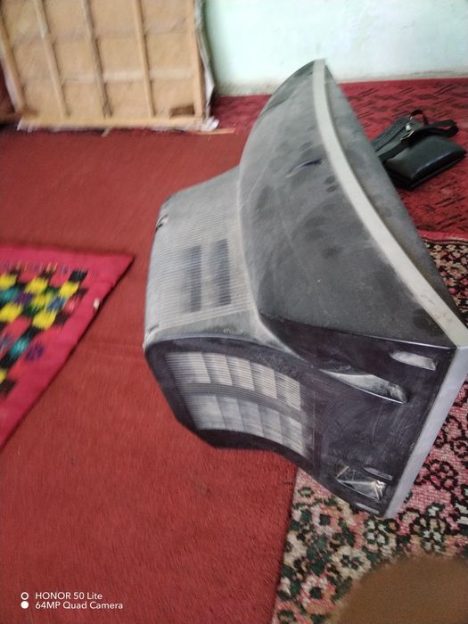 Televizor sotiladi ishlab turibdi  arzon narxlarda