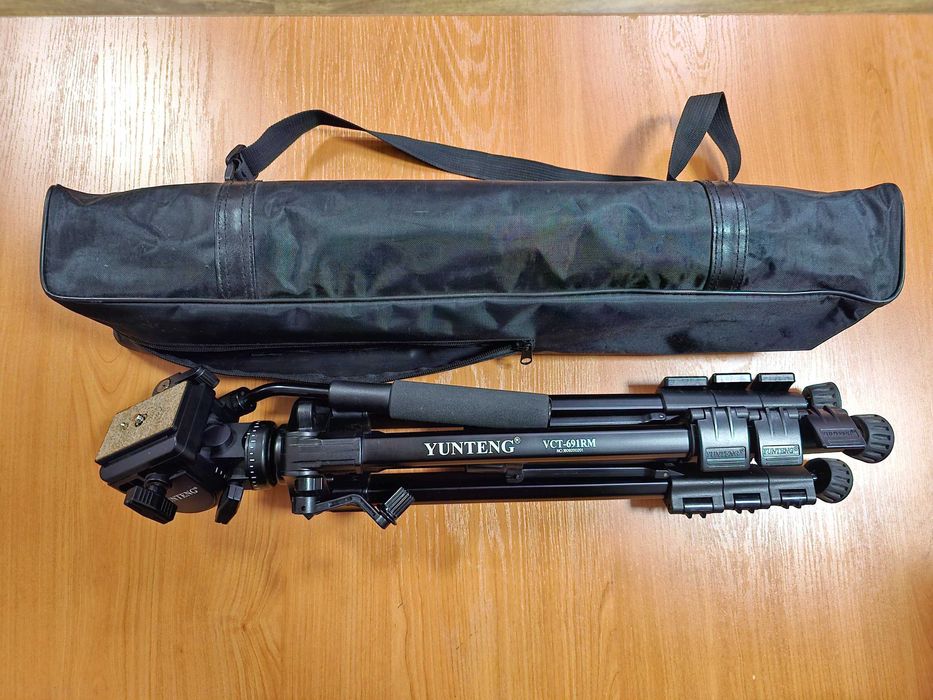 Продаю комплект Canon 700D, 18-135мм STM, 50мм STM, полный набор