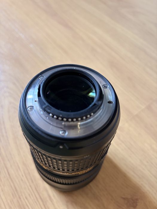 Nikon AF-S NIKKOR 24-70mm f/2.8G ED — отлично състояние