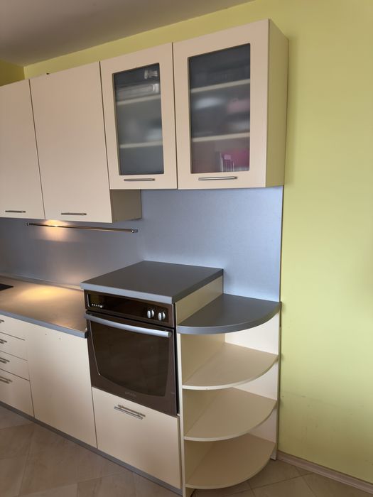 Кухня от МДФ и ПДЧ с вградени уреди