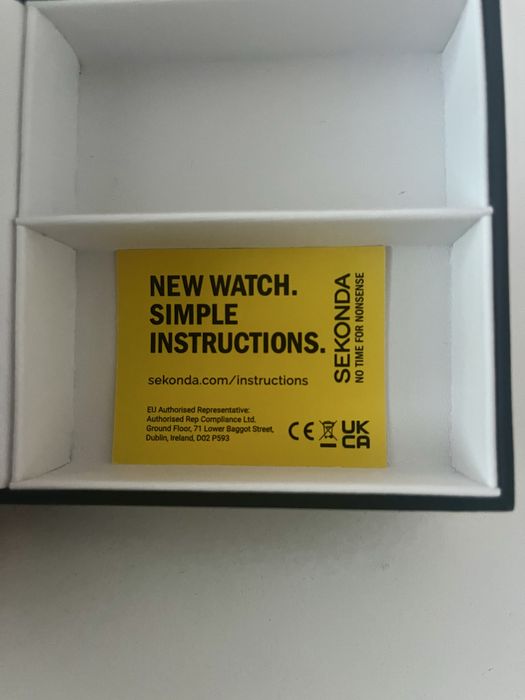 Дамски комплект SEKONDA – часовник + 2 гривни | ЧИСТО НОВ