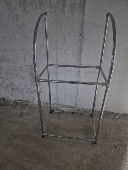 Стеллаж для колес автомобиля