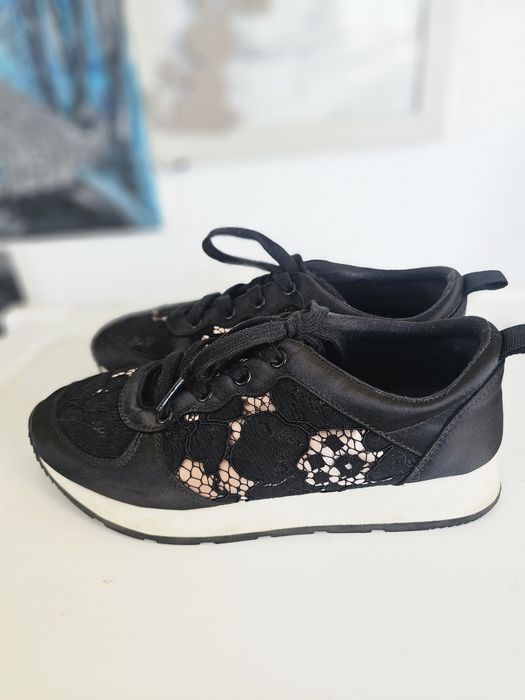 Pantofi sport, Zara