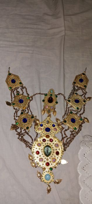 Qadimgi kelinchaklar va raqosalar uchun