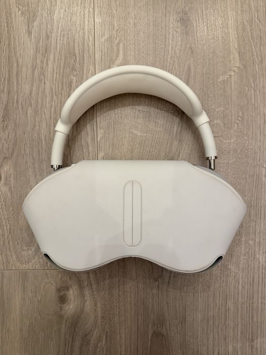 Airpods Max Lightning