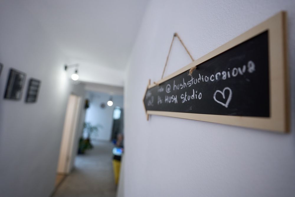 Inchiriez scaun / post de lucru Hush Studio