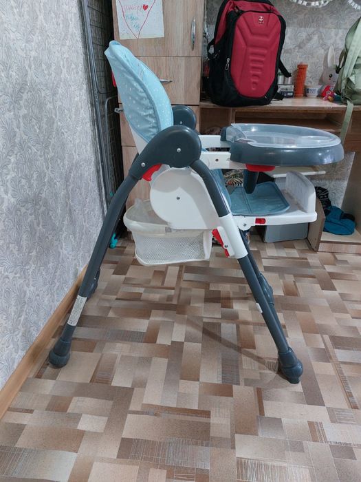 Детский стульчик для кормления